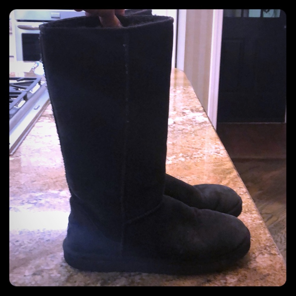 Black Classic Tall Uggs